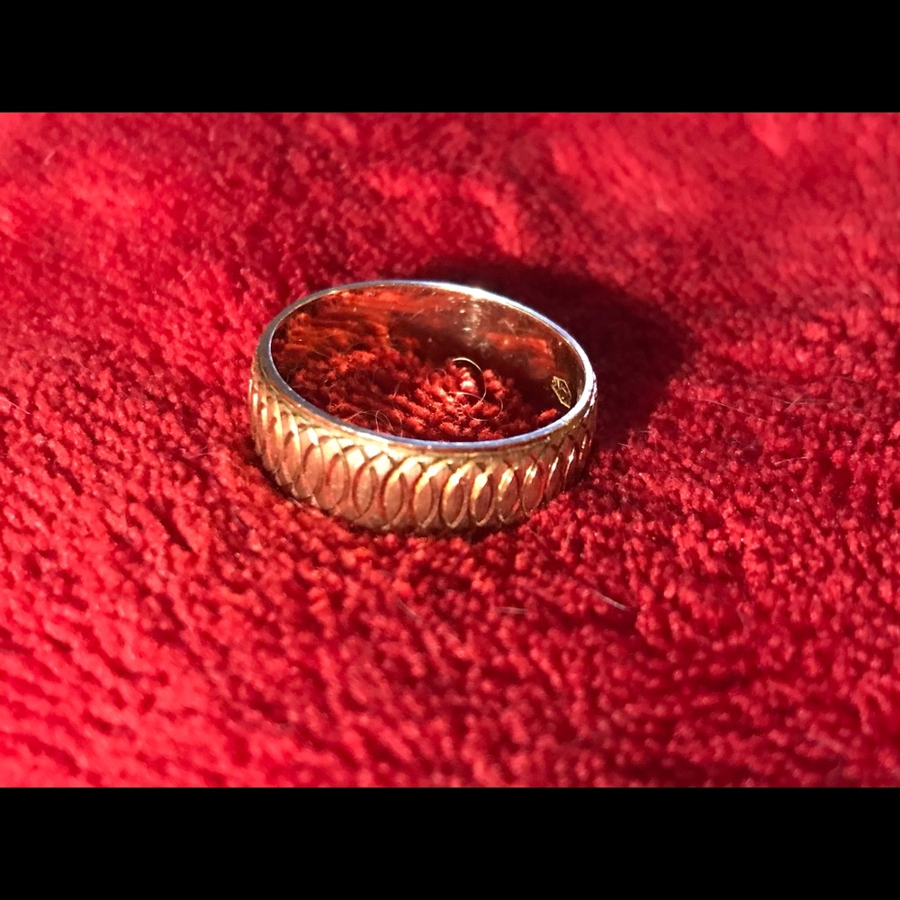 14KT men’s wedding ring